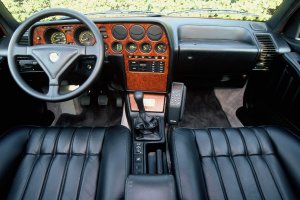 Lancia Thema
                                                  8.32 - Lancia by
                                                  Ferrari